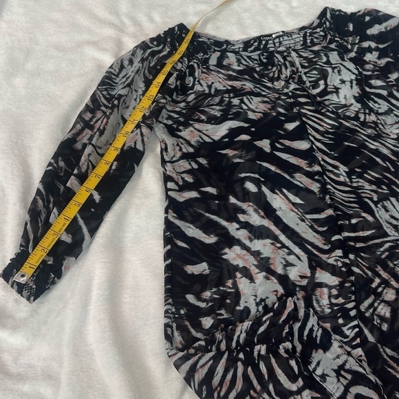 Gypsy 05 Semi Sheer 3/4 Sleeve Tunic Blouse Pullover Keyhole Scoop Neck Black - Picture 8 of 9